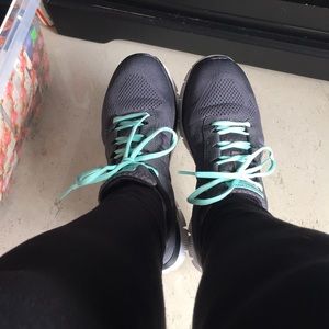 Meet your Posher, Peri